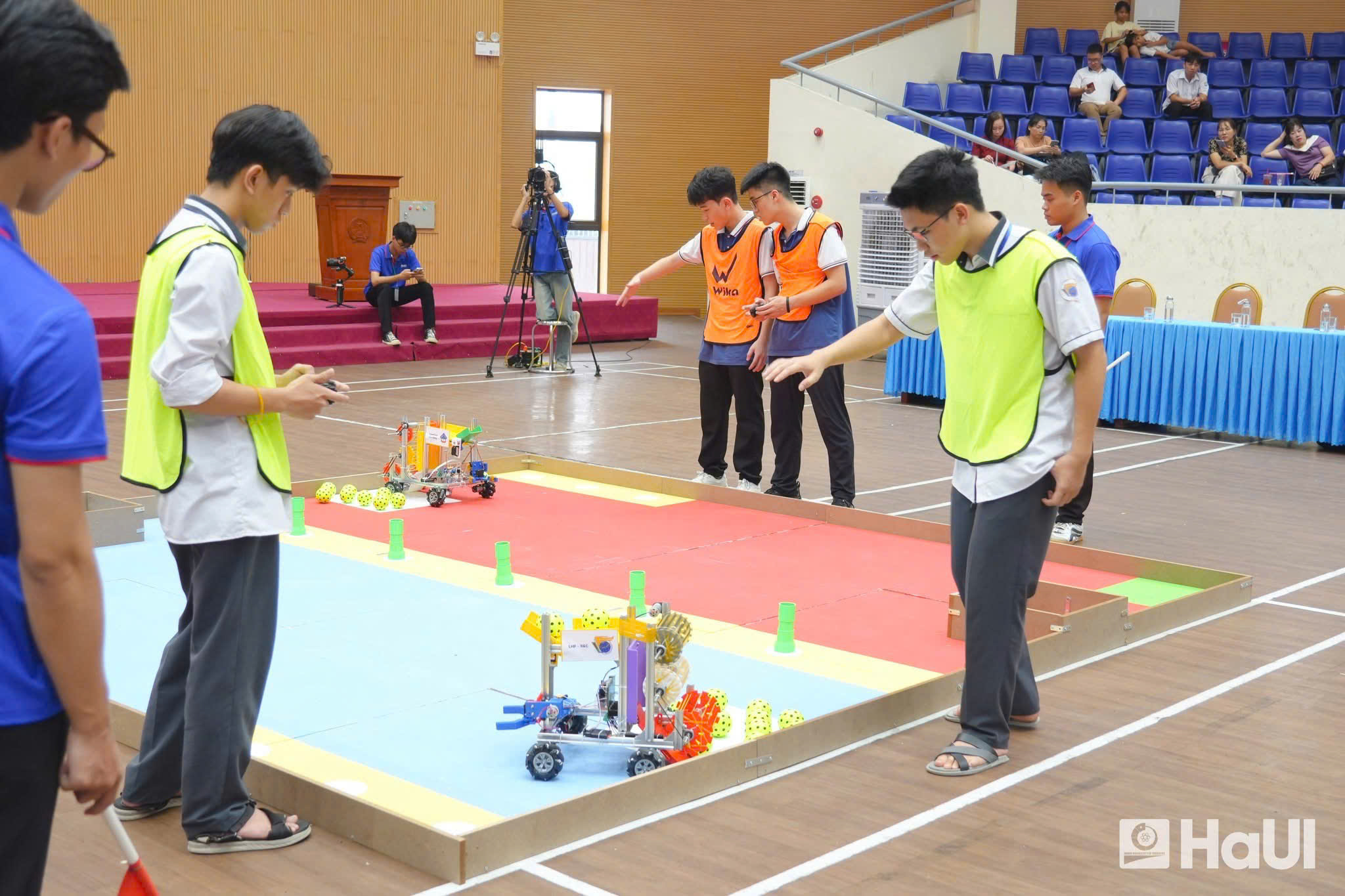 Robots Sáng Tạo